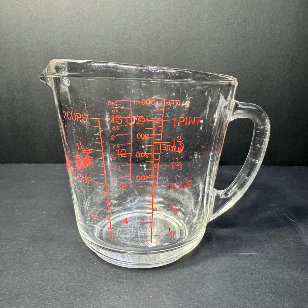 Vintage‎ Anchor Hocking Fire-King 2 Cup Glass Measuring Cup Red Letter D Handle